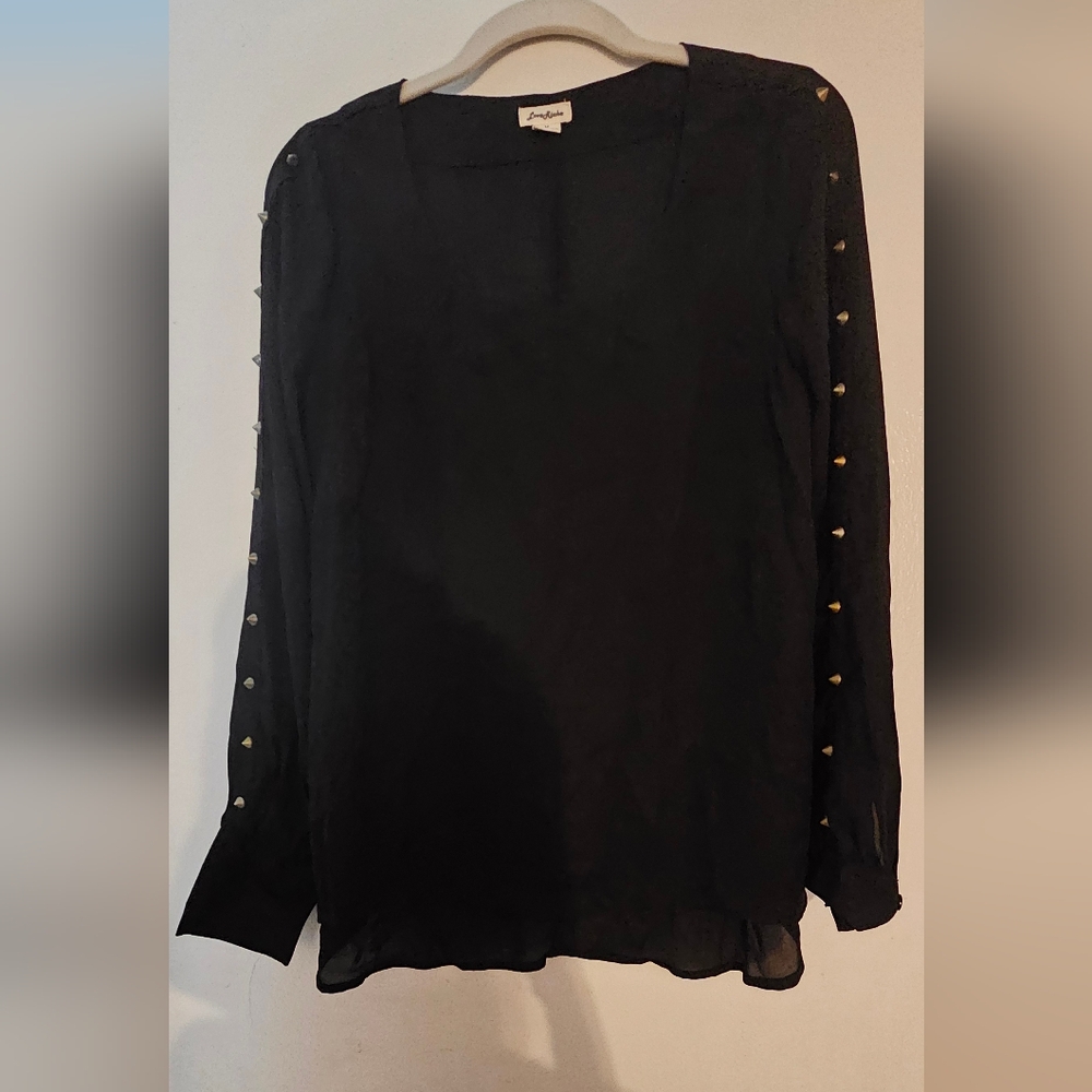 Black top with studs on both sides' arms size M